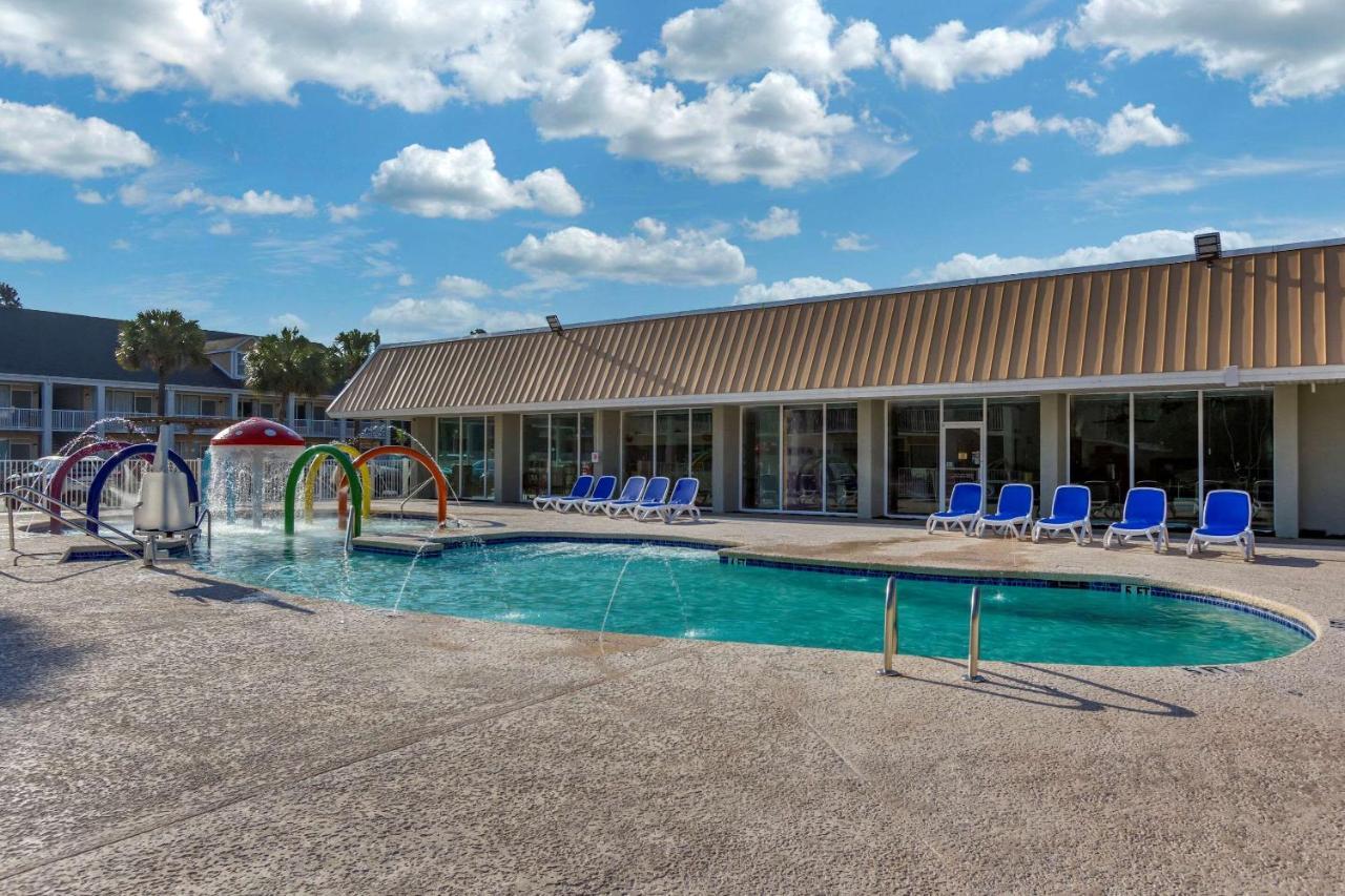 Quality Inn & Suites Pawleys Island Exterior photo