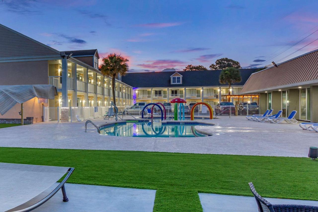 Quality Inn & Suites Pawleys Island Exterior photo