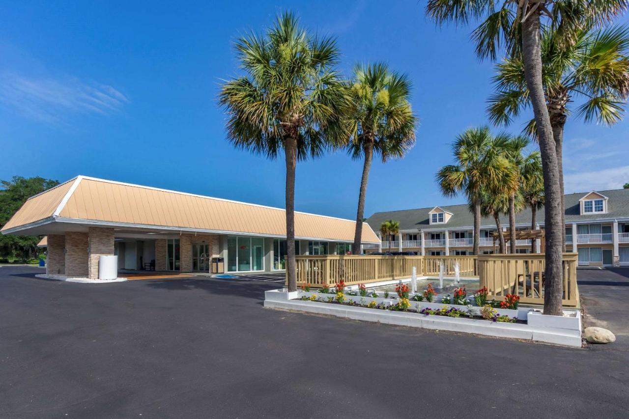 Quality Inn & Suites Pawleys Island Exterior photo