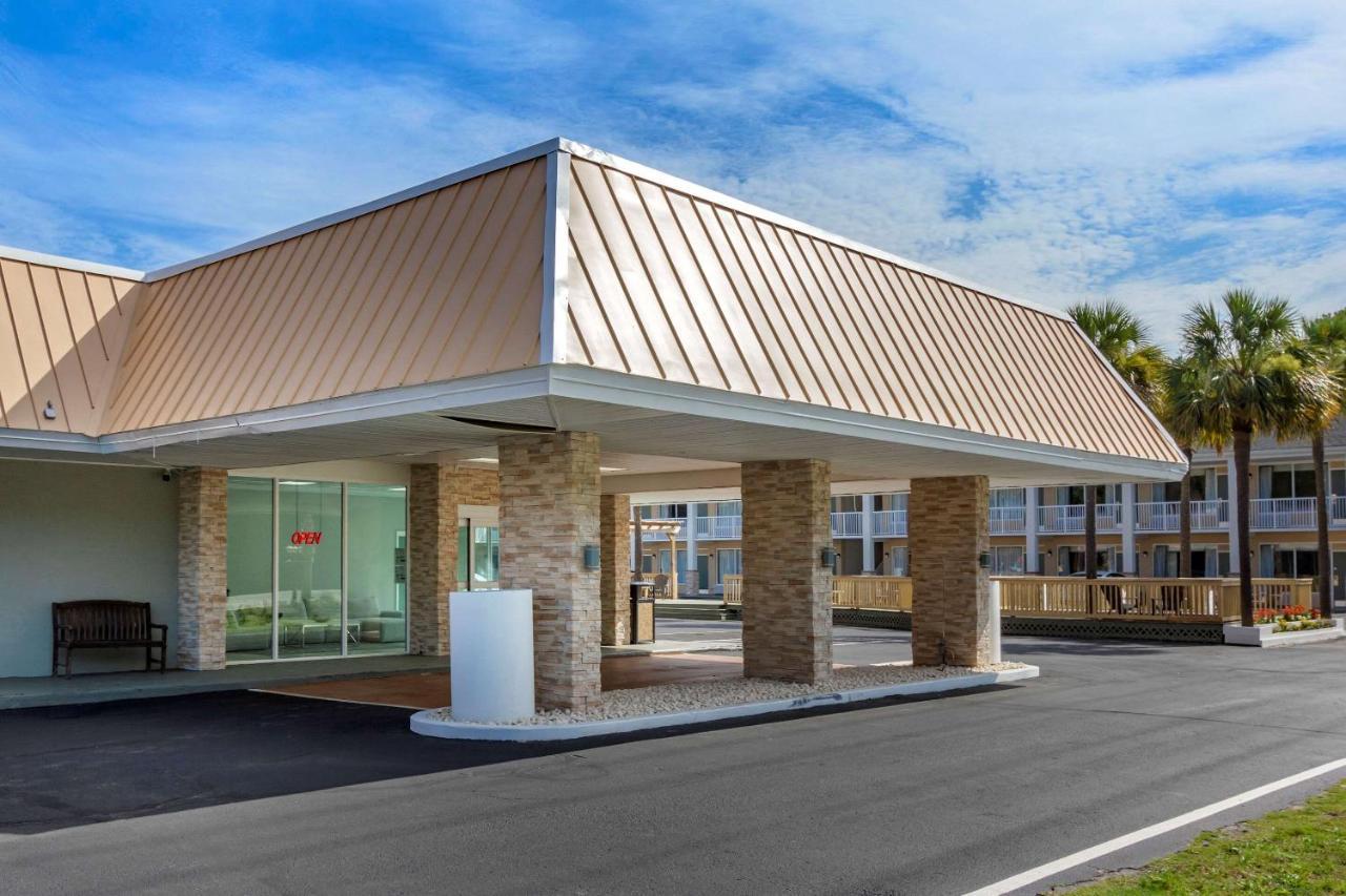 Quality Inn & Suites Pawleys Island Exterior photo