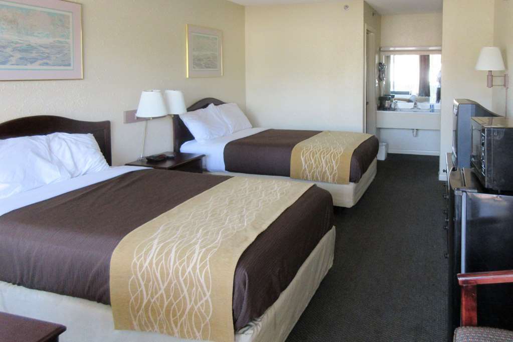 Quality Inn & Suites Pawleys Island Room photo